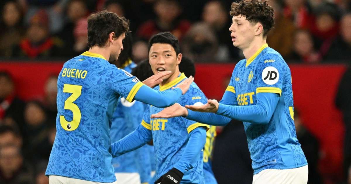 Ladislav Krejci cetak gol di laga Manchester United vs Wolves 1-1