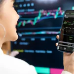 Ilustrasi investor crypto di Inggris melaporkan pajak