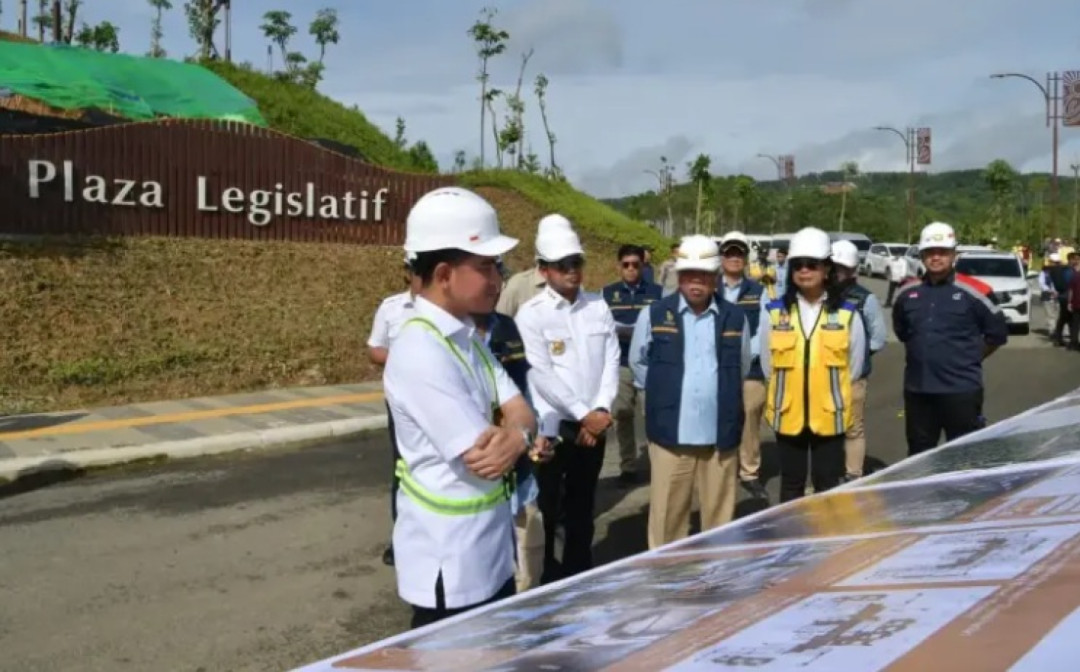 Wapres Gibran meninjau pembangunan kompleks parlemen IKN rampung 2027