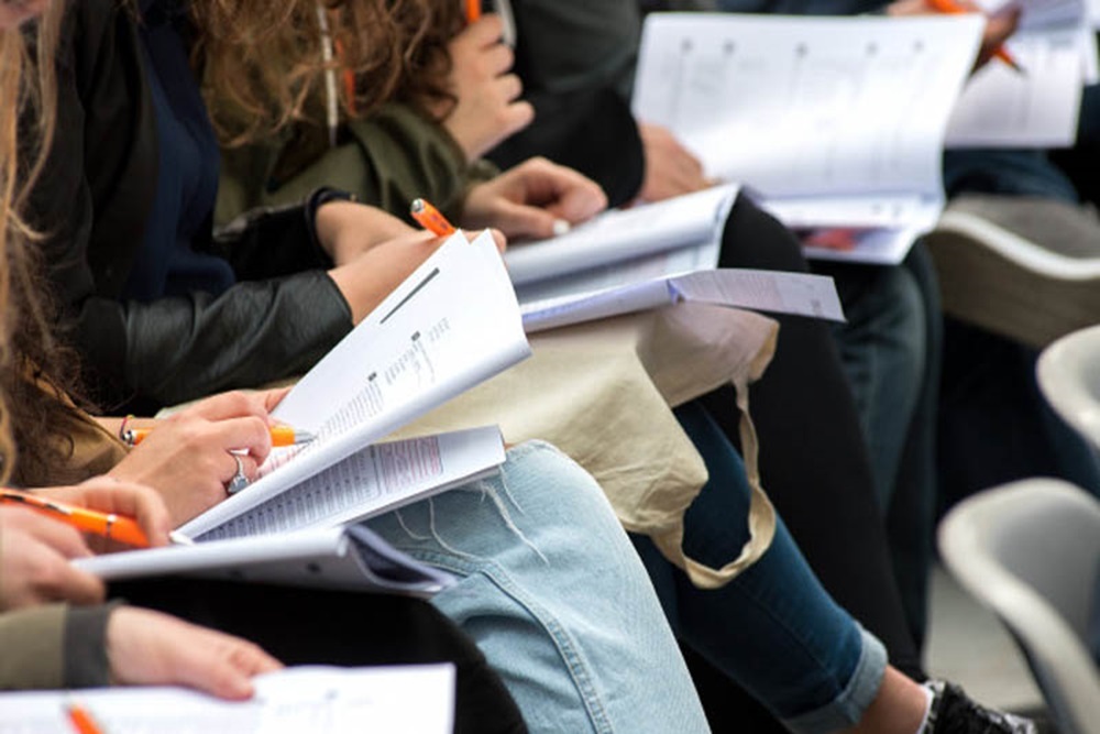 mendiktisaintek umumkan aturan gaji dosen terbaru